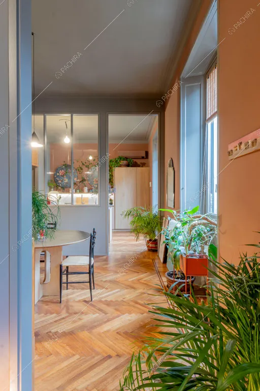 Zona living dell'appartamento Indo, location in stile contemporaneo a Milano
