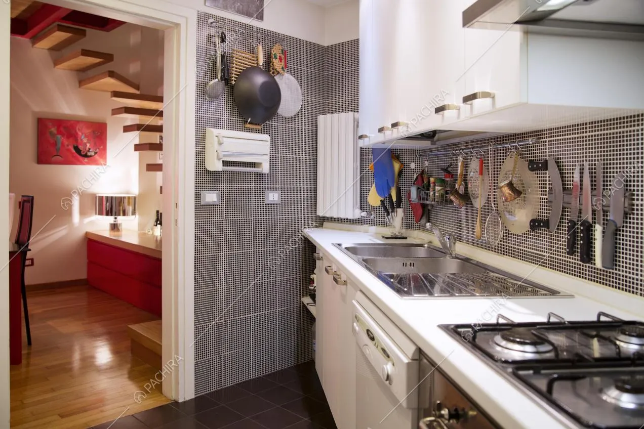 Cucina a parete con fornelli a gas