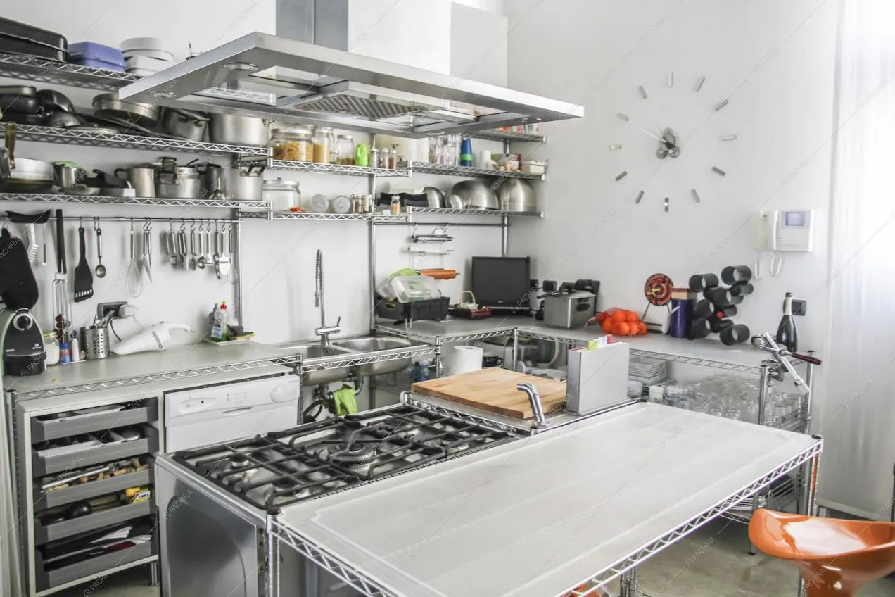 Cucina in metallo stile industriale