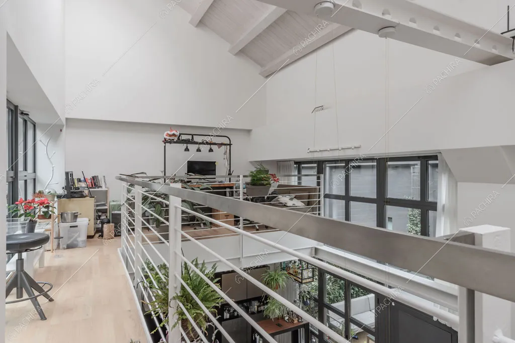 Soppalco del loft Tagus, location in stile contemporaneo a Milano