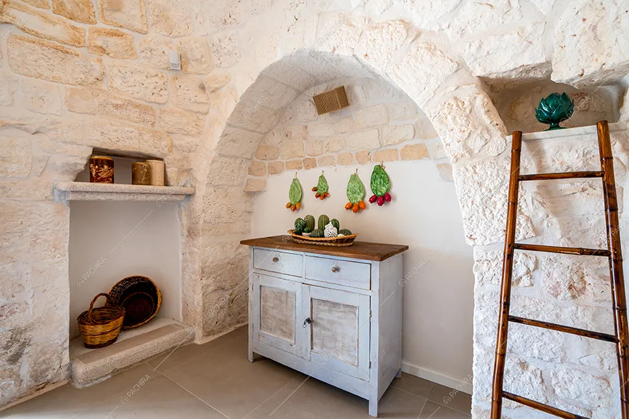 Cucina della villa Sahel, location in stile rustico a Brindisi