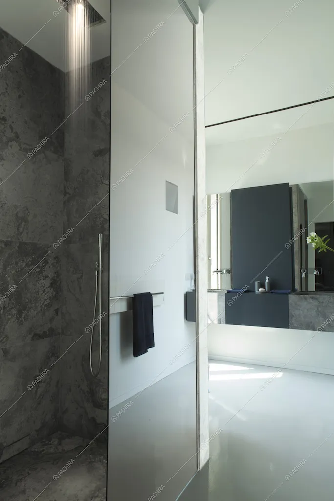 Bagno con doccia
