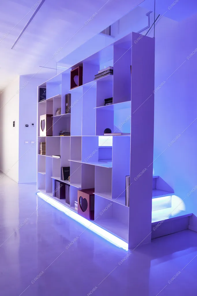 Illuminazione della libreria e delle scale