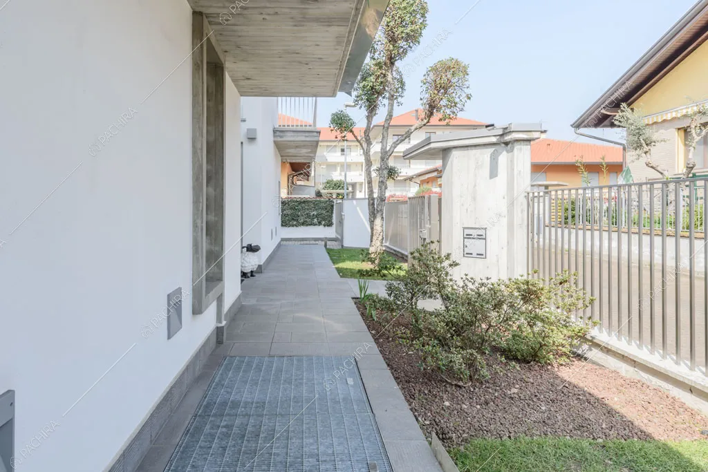 Portico della villa Lilium, location in stile moderno in Provincia di Milano