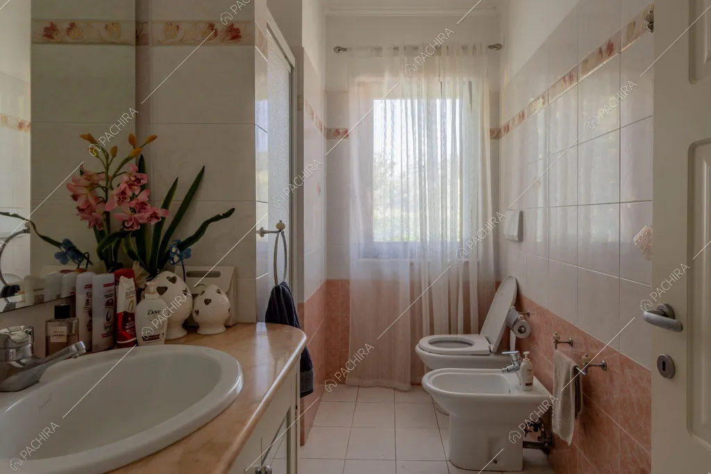 Bagno della villa Lena, location in stile moderno a Roma