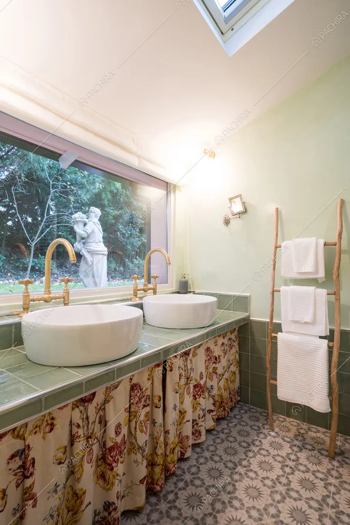 Il lussuoso bagno della location Narciso
