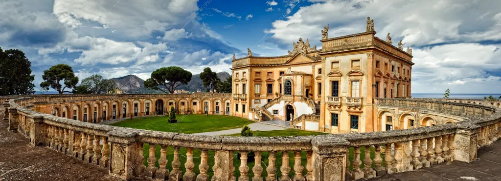 Cinta di mura circolare della villa Tanami, location in stile classico a Palermo