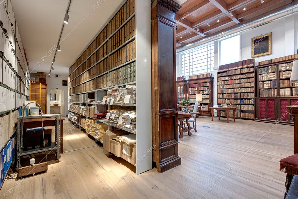 Pavimento in parquet nella sala dell'espositivo Agarico, location in stile contemporaneo a Firenze
