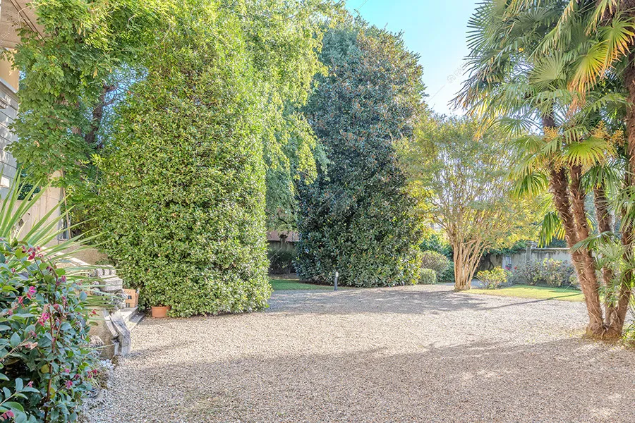 Giardino della villa Nitra, location in stile vintage a Milano