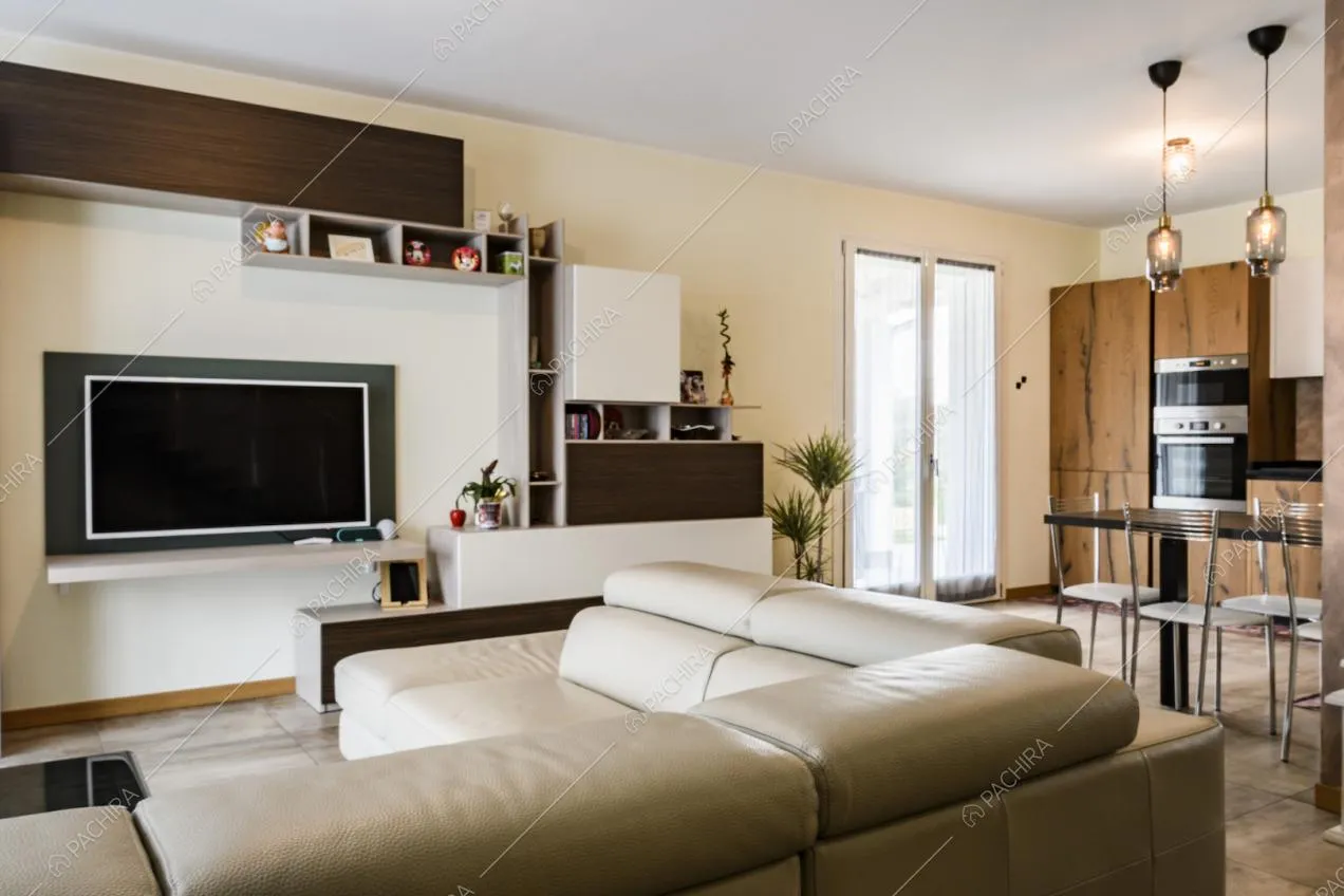 Salotto con arredamento in stile moderno