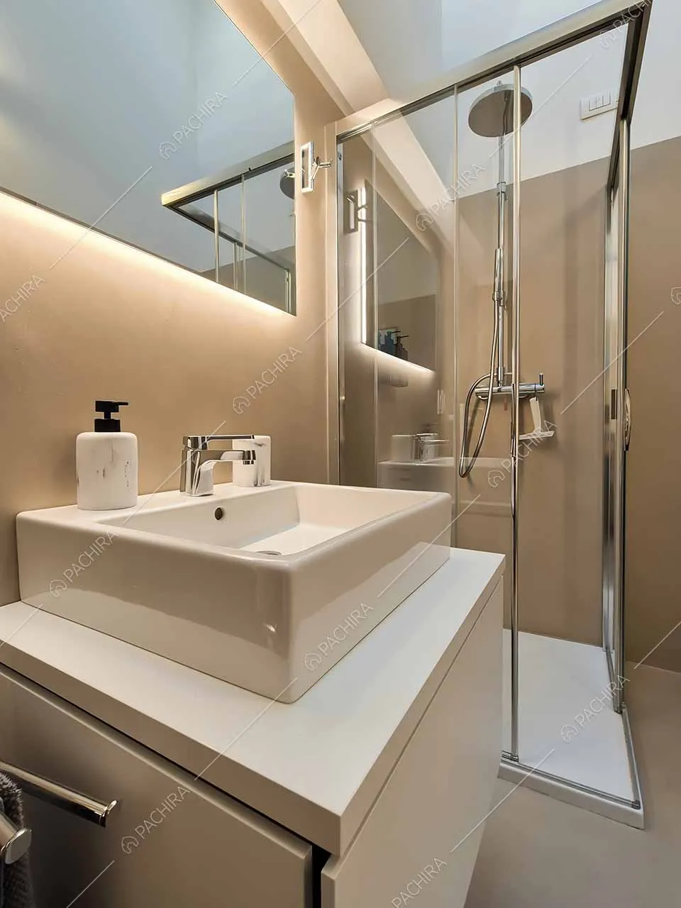 Bagno della location Drina, loft in stile moderno a Milano