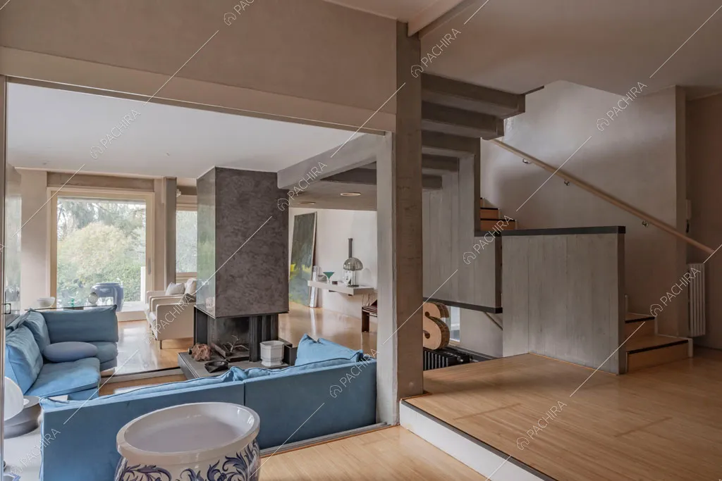Vista sulla zona living della villa China, location in stile contemporaneo a Roma