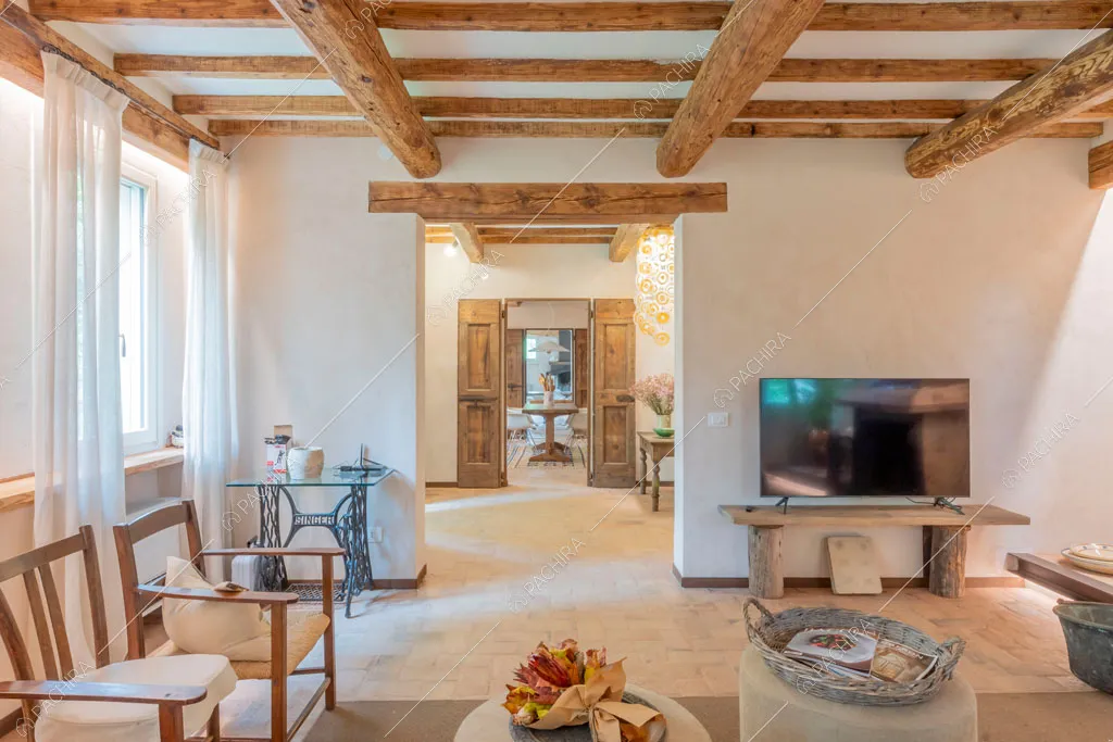Salotto della villa Missouri, location in stile rustico a Mantova