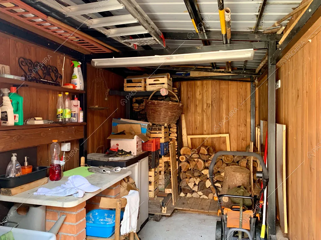 Garage dello chalet Bulbine, location in stile moderno a Belluno