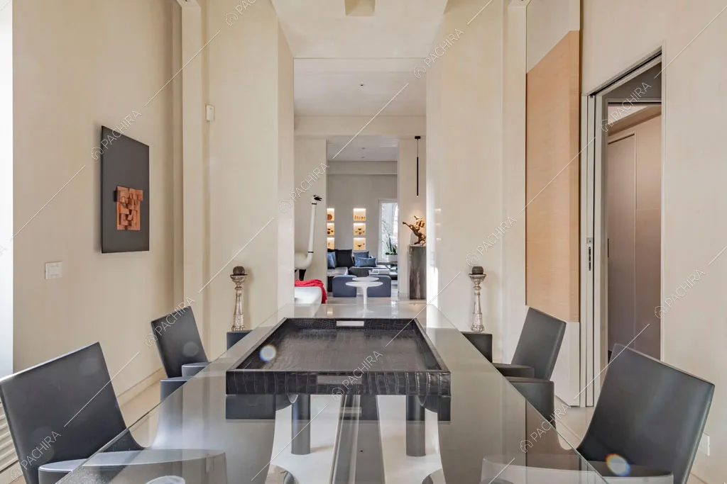 Tavolo da pranzo dell'appartamento Kamala, location in stile contemporaneo a Roma