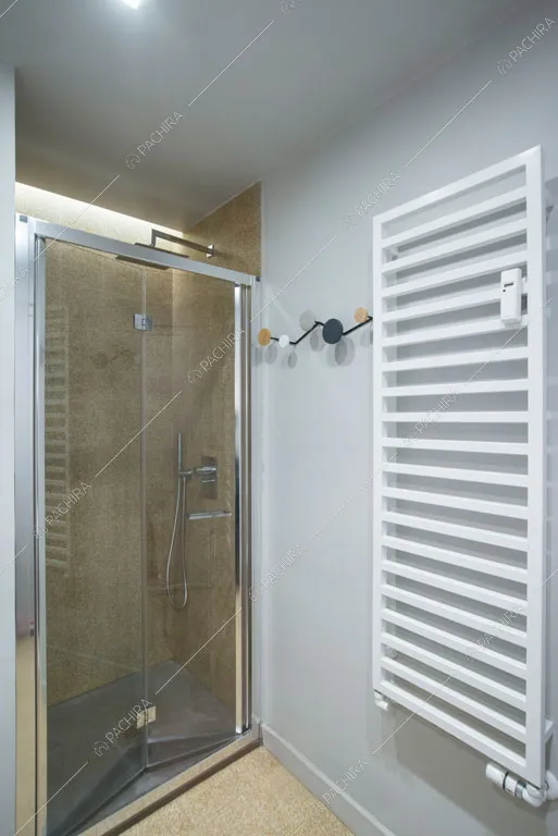 Bagno dell'appartamento Grifola, location in stile contemporaneo a Roma