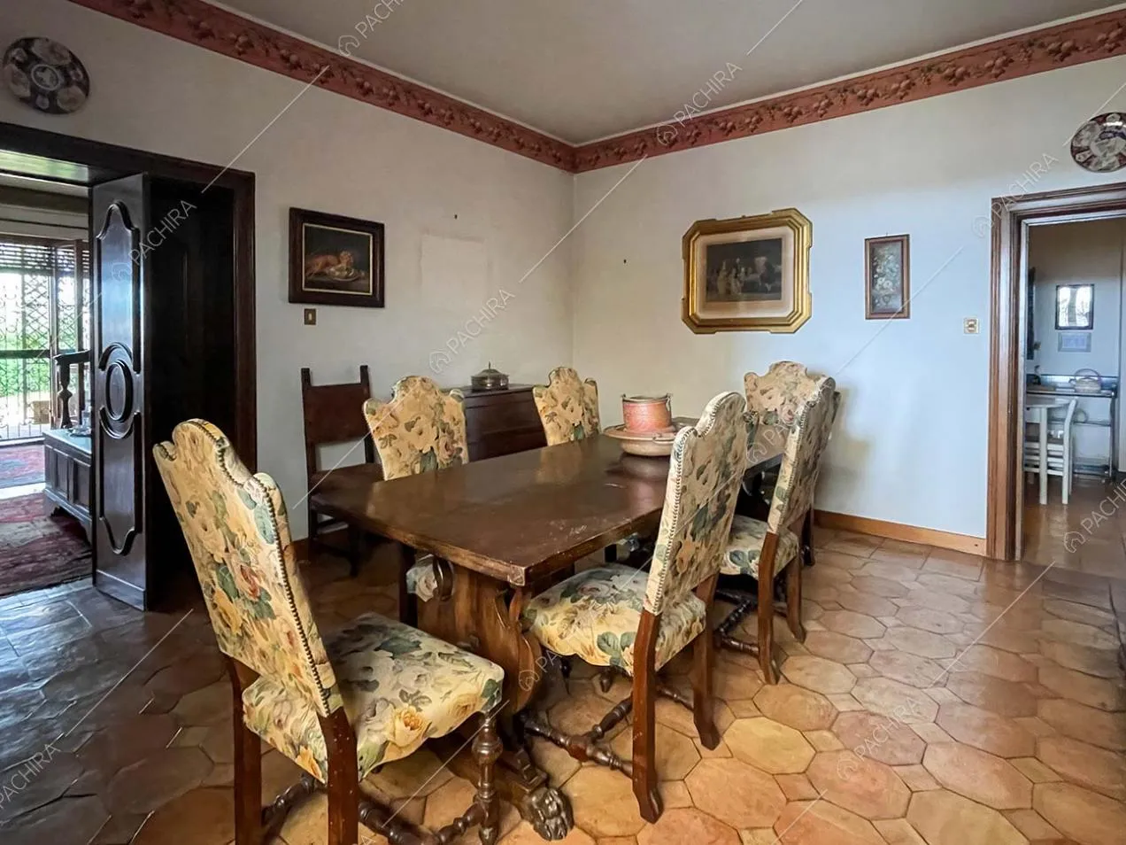Sala da pranzo della villa Apatite, location in stile classico a Roma