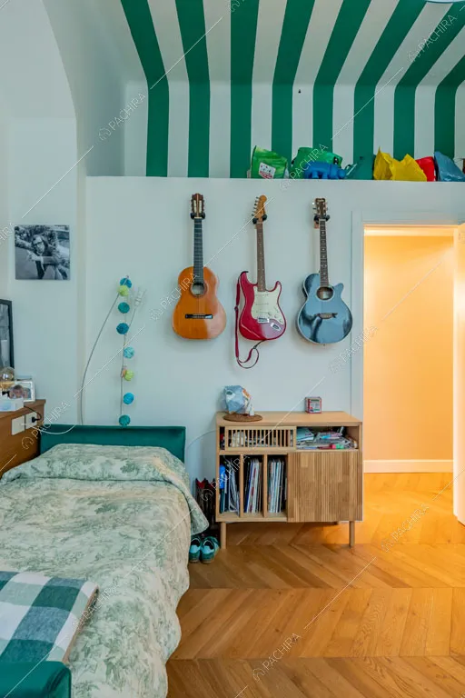 Camera da letto dell'appartamento Don, location in stile contemporaneo a Milano