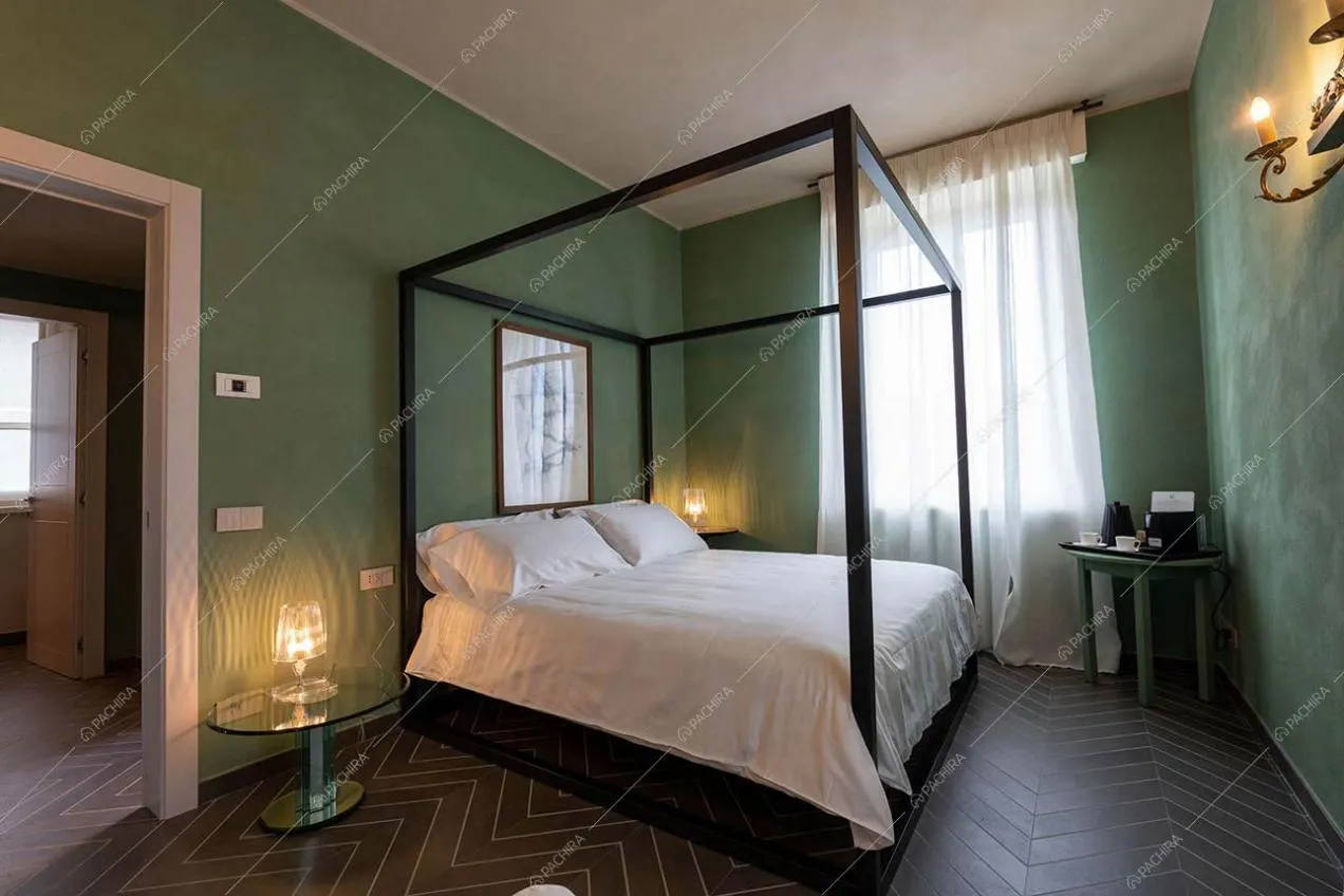 Camera da letto della villa Alessandrite, location in stile classico a Vercelli