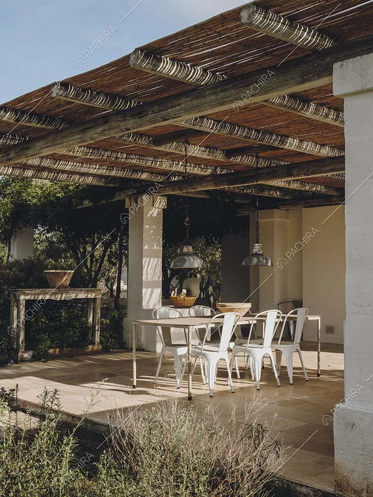 Veranda della masseria Giava, location in stile rustico a Brindisi