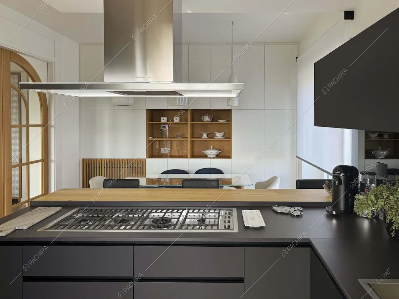 Cucina dell'appartamento Gesso, location in stile contemporaneo a Roma