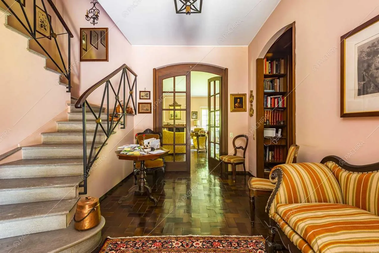 Atrio della villa Archibusa, location in stile classico a Como