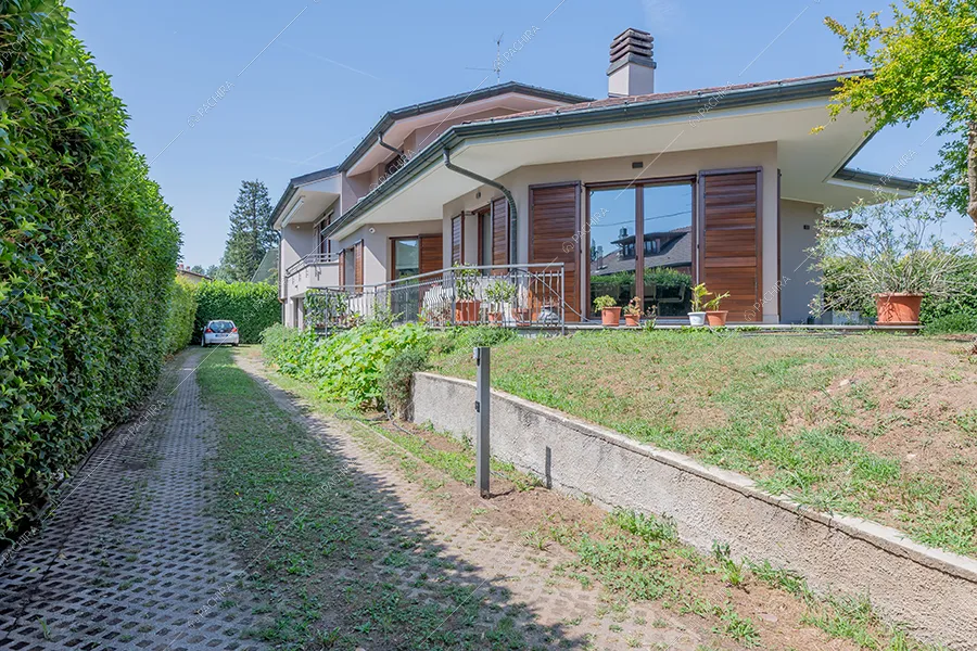 Vialetto della villa Gange, location in stile contemporaneo a Milano