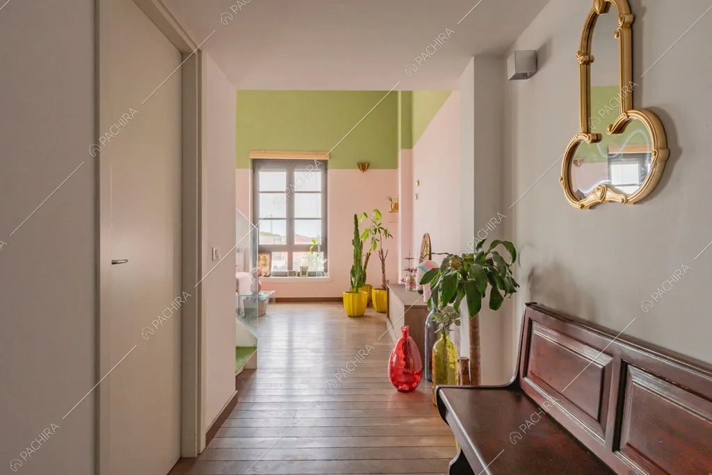 Corridoio del loft Cardamomo, location in stile contemporaneo a Milano