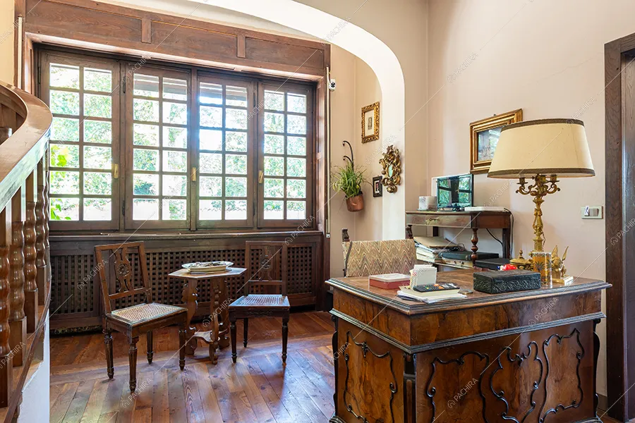 Studio della villa Realgar, location in stile country a Milano