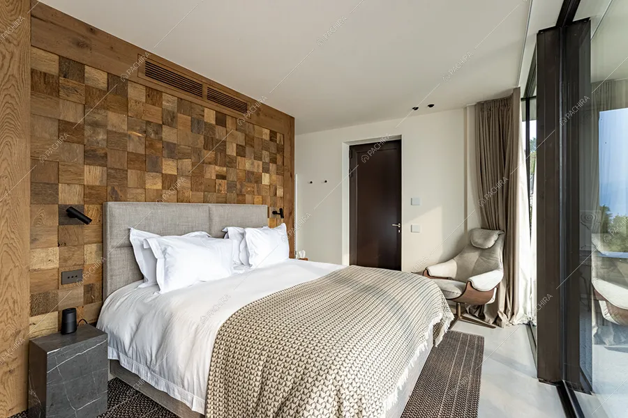 Camera da letto della villa Argento, location in stile moderno a Como