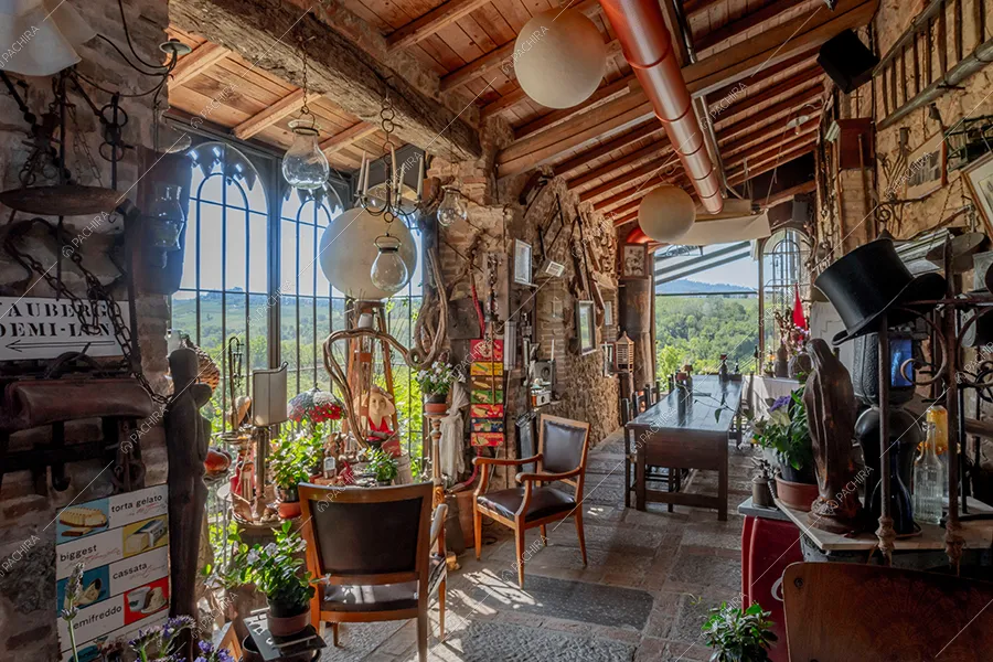 Sala da pranzo dell'agriturismo Mistral, location in stile rustico a Pavia