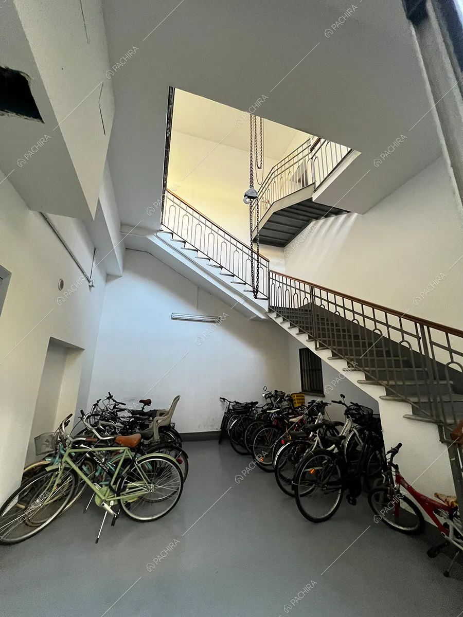 Androne del loft Piave, location in stile moderno a Milano