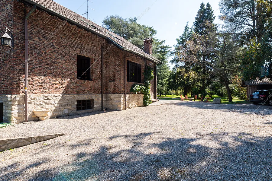 Cortile della villa Realgar, location in stile country a Milano