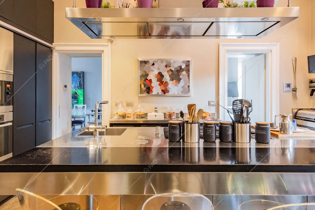Cucina della villa Espero, location in stile contemporaneo a Roma