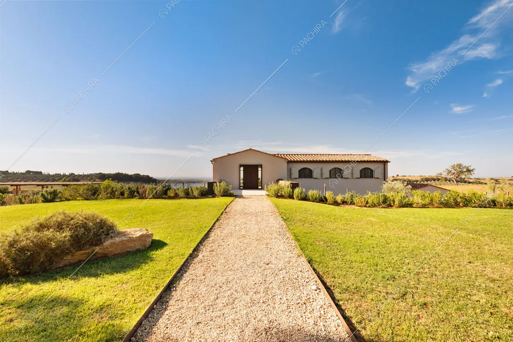 Vialetto della villa Angara, location in stile moderno a Grosseto