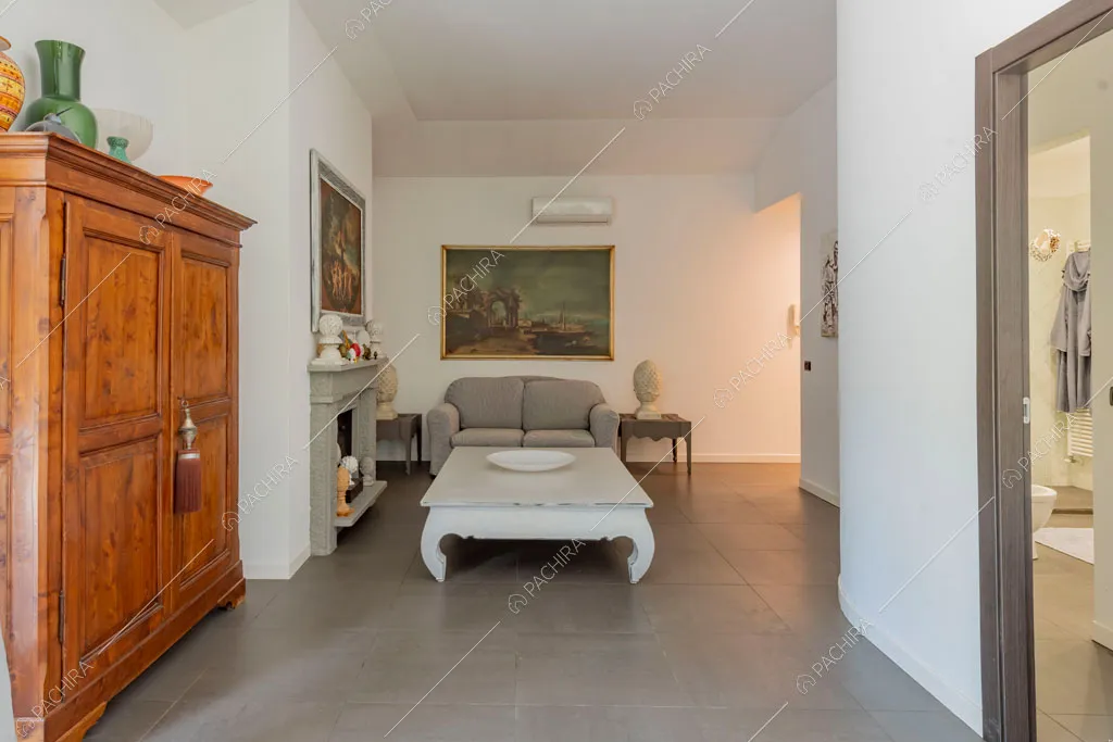Salotto della villa Darling, location in stile contemporaneo a Monza