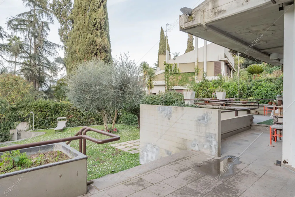 Terrazza della villa China, location in stile contemporaneo a Roma
