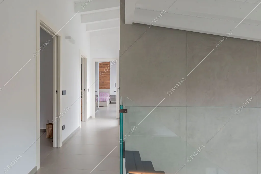 Corridoio della villa Diosma, location in stile moderno a Milano