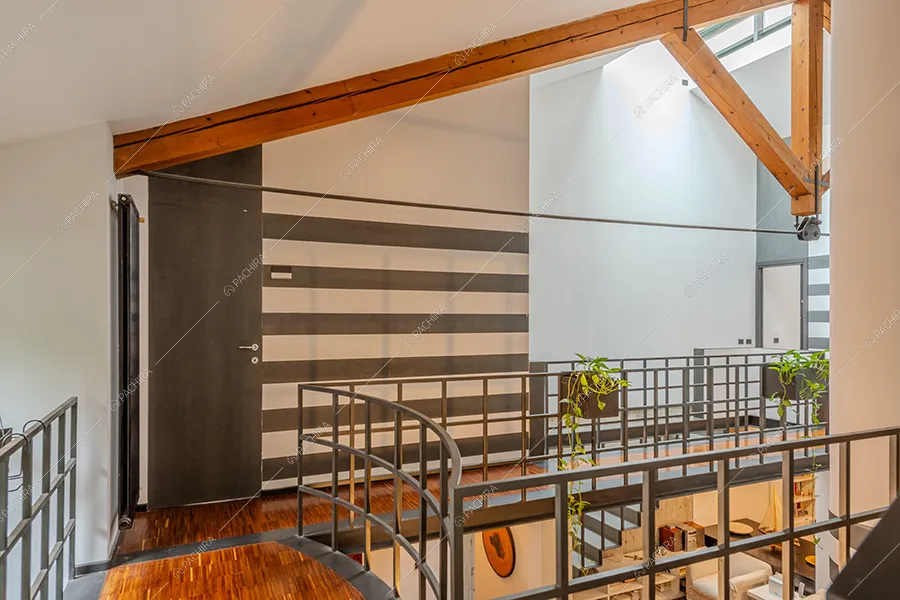 Corridoio del loft Kiku, location in stile moderno a Milano