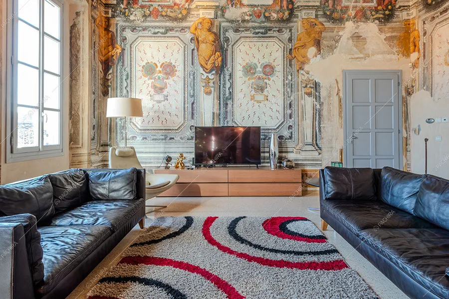 Salotto della villa Mayon, location in stile moderno a Milano