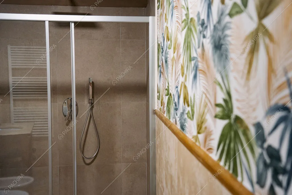 Bagno della villa Variscite, location in stile moderno a Firenze