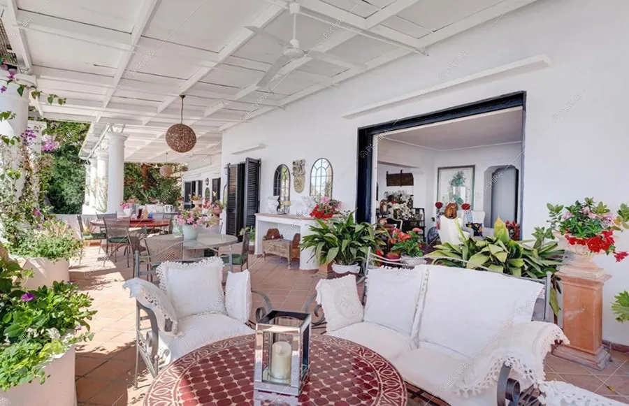Terrazza della villa Oder, location in stile classico a Napoli