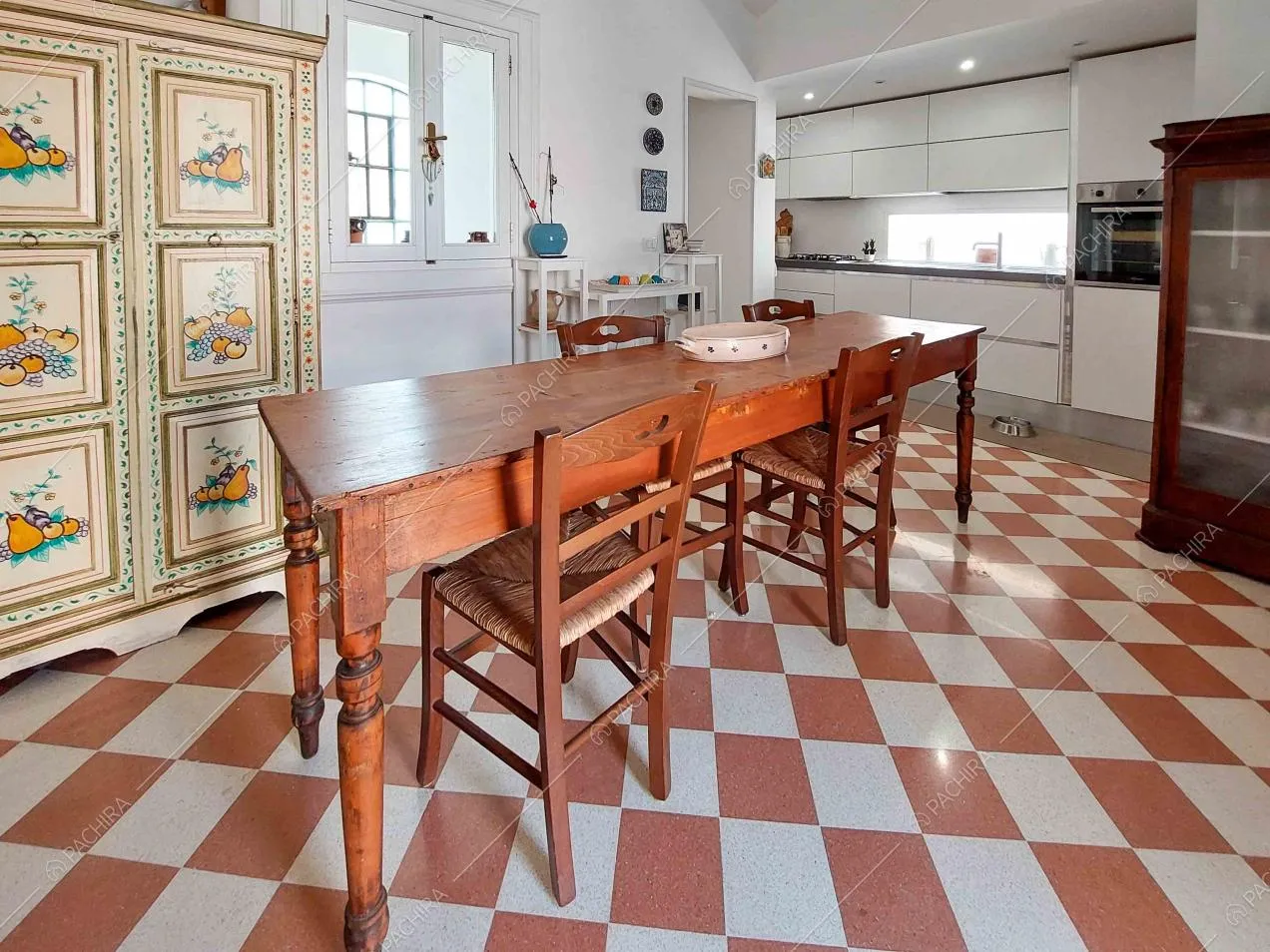 Cucina a parete dell'appartamento Ebro, location in stile liberty a Lecce