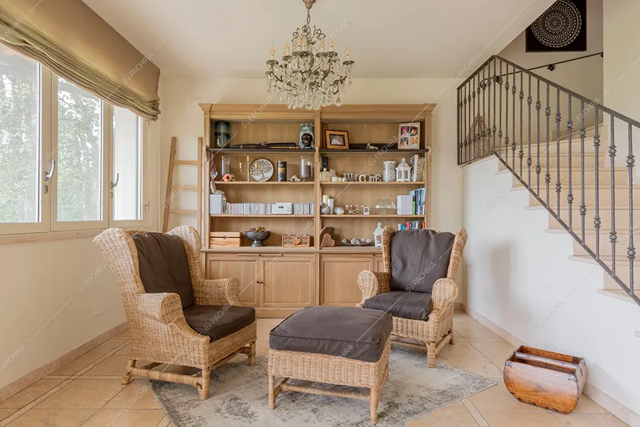 Salotto della villa Mississipi, location in stile rustico a Monza