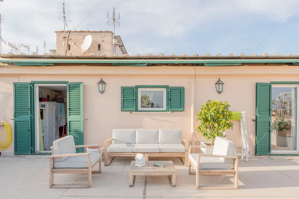 Terrazza dell'attico Elbrus, location in stile contemporaneo a Roma