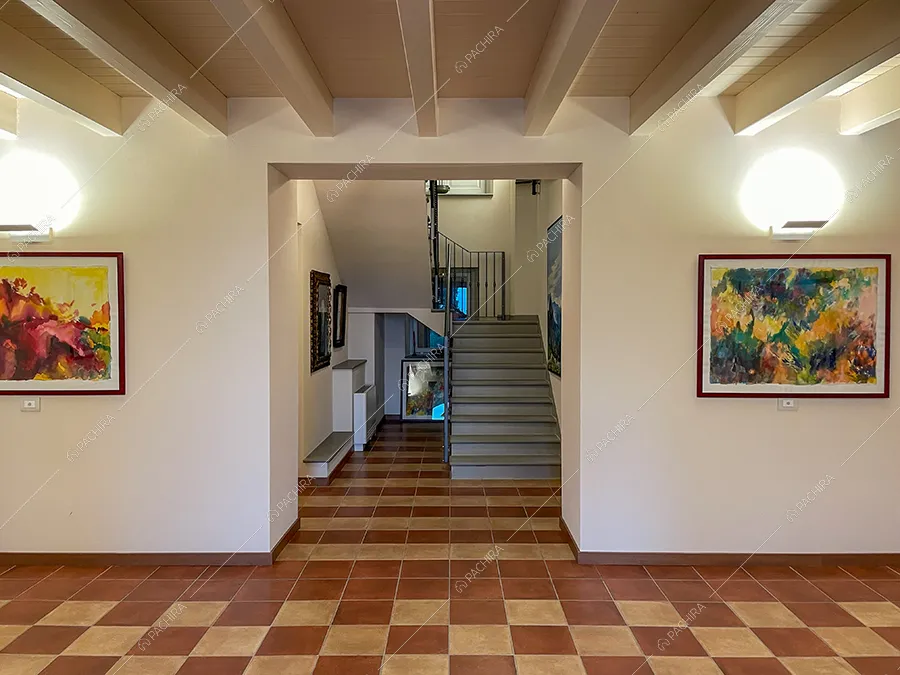 Scale della villa Parnaso, location in stile classico a Lecco