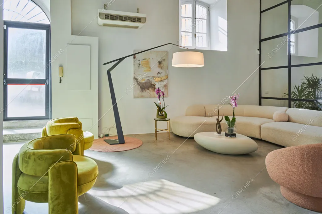 Sala del loft Manaslu, location in stile minimal a Roma