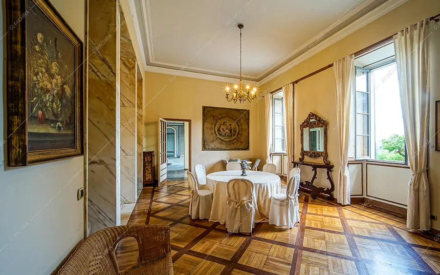 Sala da pranzo della dimora storica Cinabro, location in stile classico a Lecco