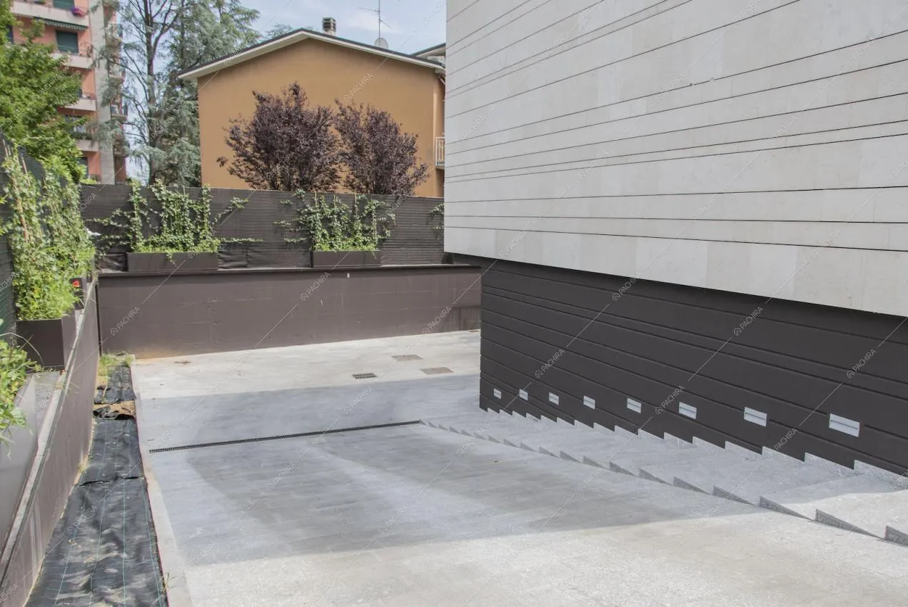 Vialetto di accesso al garage