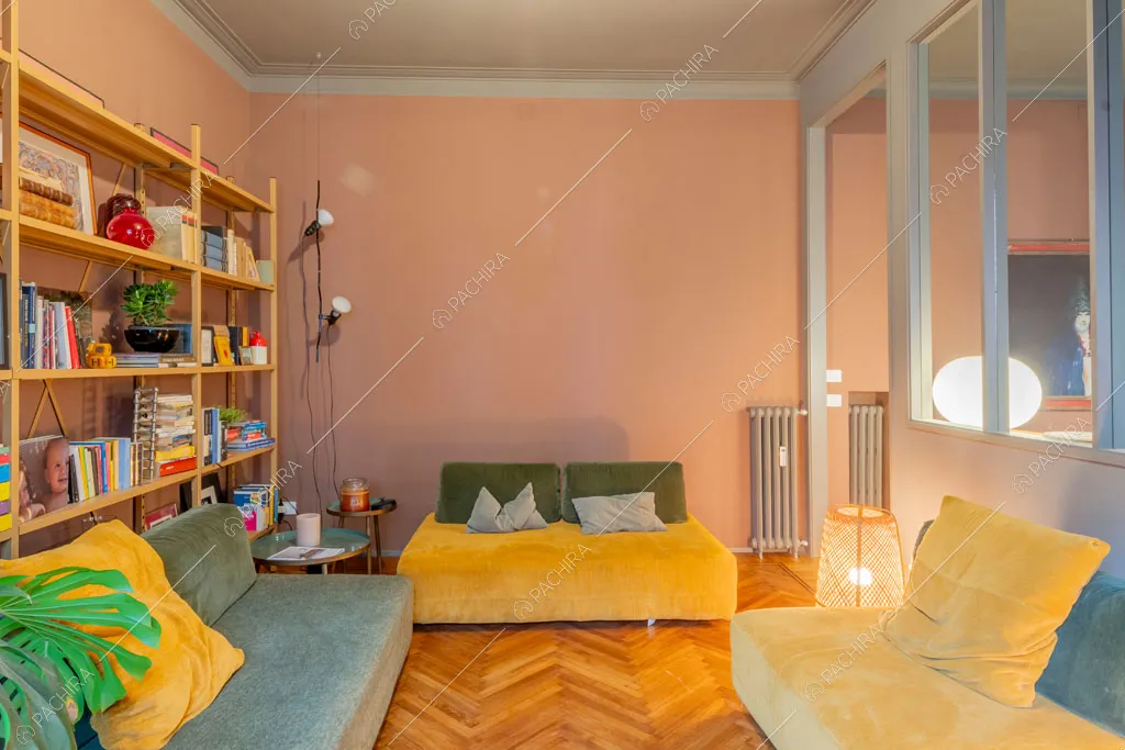 Salotto dell'appartamento Indo, location in stile contemporaneo a Milano